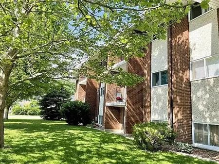 Suncoast Heights - ALL INCLUSIVE | 63 Suncoast Drive East, Goderich