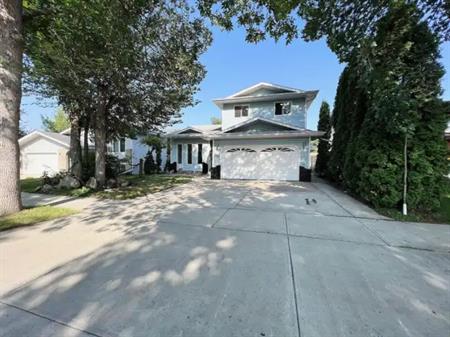 RENTAL PROPERTY NEAR WEST EDMONTON MALL | 9733 151 Street Northwest, Edmonton