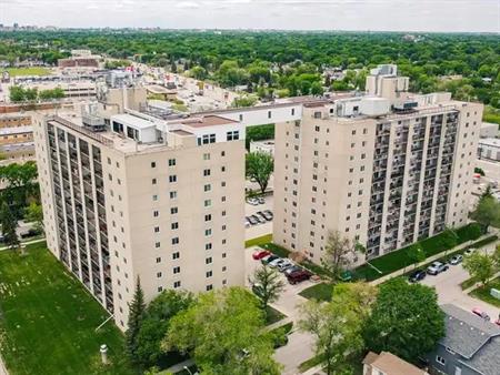 Oakland Gardens I | 220 Oakland Ave., Winnipeg