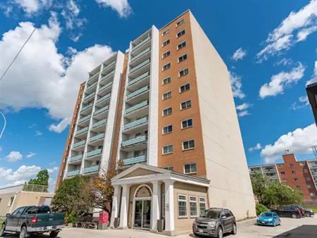 Sarina Towers | 1335 Henderson Hwy., Winnipeg