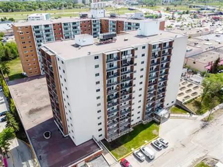 Delta Manor | 100 Adamar Road, Winnipeg