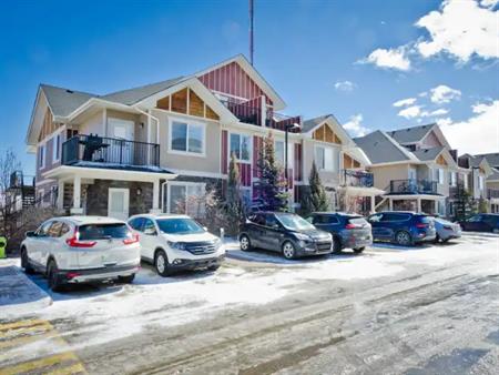 Lovely 2 bedroom Townhouse | 2 - 51 West Coach Manor Southwest, Calgary