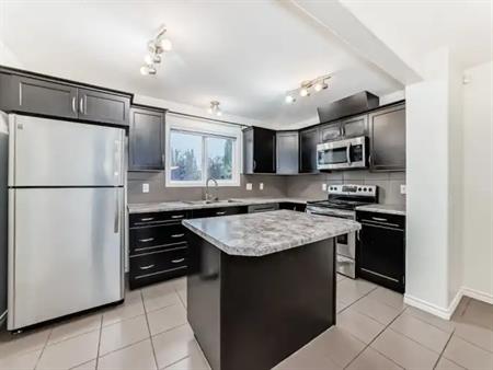 Convenient West end location available now | 351 Secord Boulevard Northwest, Edmonton