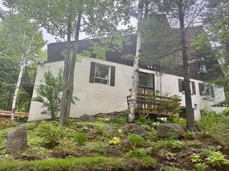 Jolie Maison ou chalet à louer : Ste-Adèle