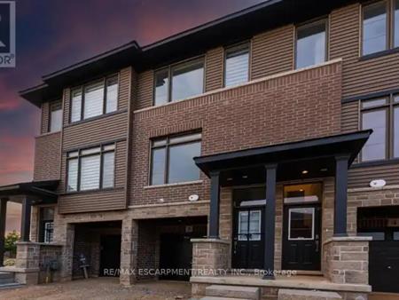 5 - 120 COURT DRIVE | 5 - 120 COURT DRIVE, Brant