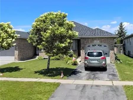 137 WHITLAW Way | 137 WHITLAW Way, Paris