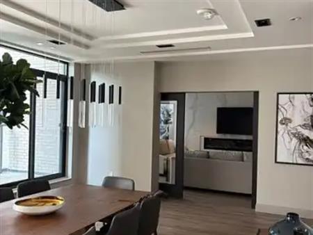 293 The Kingsway Boutique luxury, 10-ft ceilings, chic finishes & vibrant village charm near parks & cafes! | 293 The Kingswa