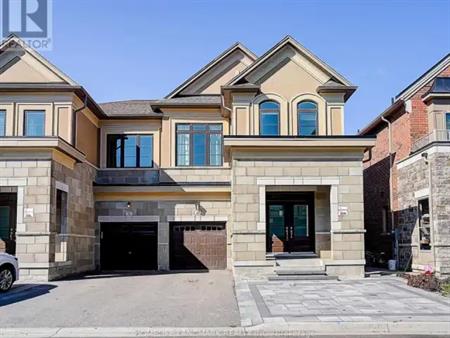 42 MALLERY STREET | 42 MALLERY STREET, Richmond Hill