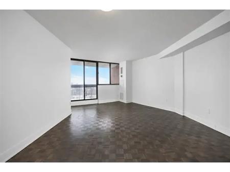 2445 The Collegeway | 2445 The Collegeway, Mississauga