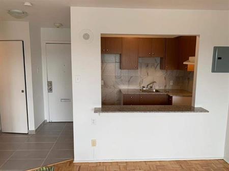 1 CH - 1 SDB - Laval - $1,100 /mo