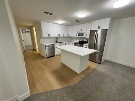 Modern 2-Bedroom Basement Suite in Grovenor | All Utilities + Internet Included | Edmonton