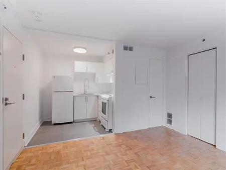 25 Avenue des Pins | 25 Avenue des Pins O, Montreal