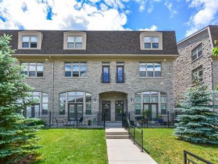 Luxury Townhouse | 74 Cardigan Street, Guelph