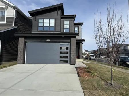 New Built 3 Bed + 1 Flex Room, 3 Bath for Rent in South Edmonton | Edmonton