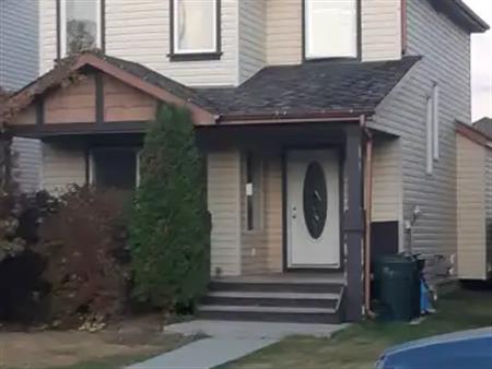 Sherwood Park Home for rent - available 01 Dec 2025 | 135 Summerwood Drive, Sherwood Park