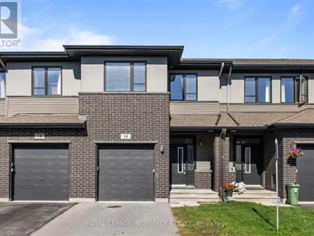 14 HACKNEY PRIVATE | 14 HACKNEY PRIVATE, Ottawa