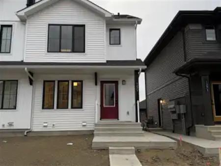 Find Your Perfect Place to Call Home | 1271 Keswick Dr Sw, Edmonton