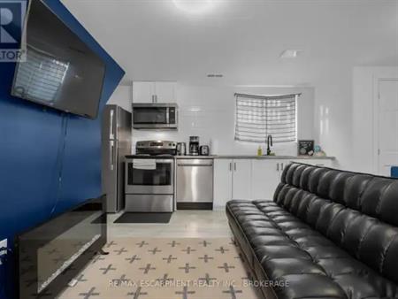 2 - 16 GOLDEN BOULEVARD E | 2 - 16 GOLDEN BOULEVARD E, Welland