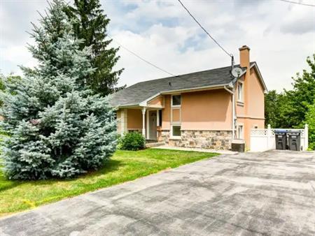 VISTA | 75 Vista Drive, Mississauga