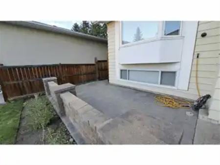 Queensland Legal 2 Bedroom Basement Suite | Calgary