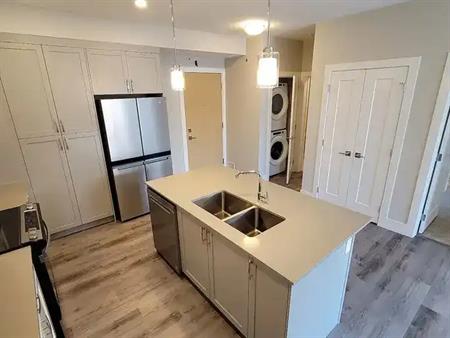 306, 1702 17 Avenue SW is a well appointed 2 bed , 2 bath suite | 1702 17 Avenue Southwest, Calgary