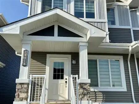 Great Townhouse in Glenridding | 16818 31 Avenue Southwest, Edmonton