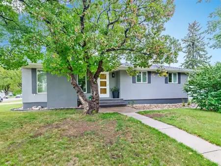 4 Bed 2 Bath Main Floor in Greystone Heights | 10 Sullivan Street, Saskatoon