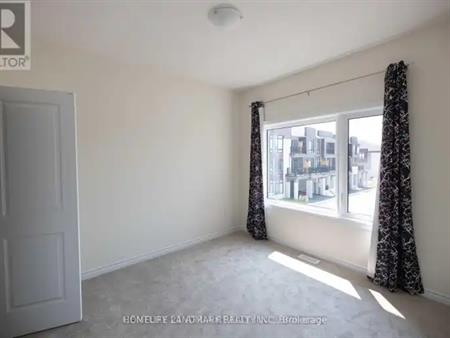 12 FISH DRIVE | 12 FISH DRIVE, Aurora