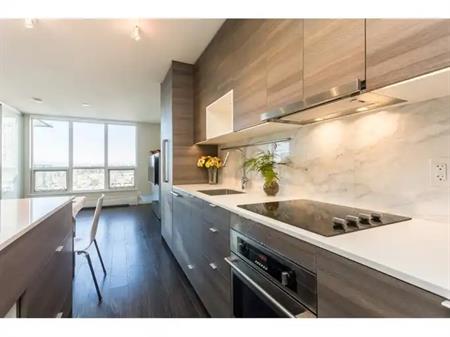 D122 - Amazing one bedroom in Alumni Tower | 13398 104 Avenue, Surrey