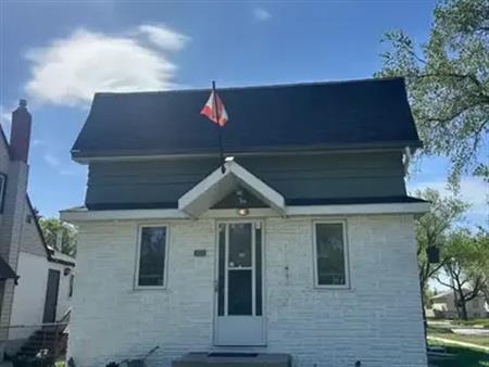 452 Notre Dame Street | 452 Notre Dame Street, Winnipeg