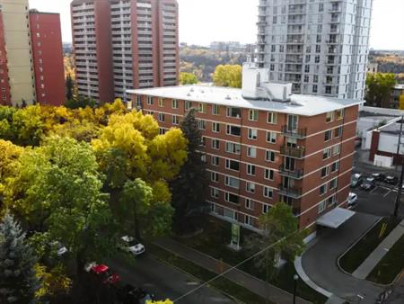 Hi-Level | 11005 98 Ave, Edmonton