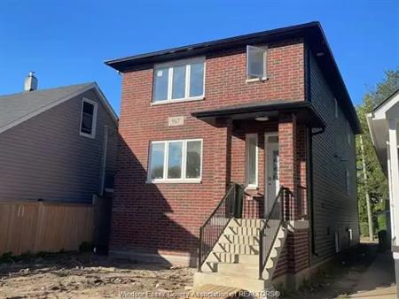 917 Mckay Unit# 2–M-R1 | 917 Mckay Unit# 2–M-R1, Windsor