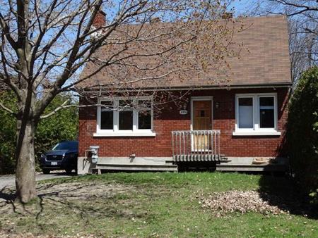 899 MAPLEWOOD AVE, Ottawa K2B 5V6 - Move-In Ready | 899 Maplewood Avenue, Ottawa