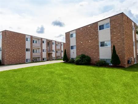 Kortright Apartments - ALL INCLUSIVE | 83 Conroy Crescent, Guelph