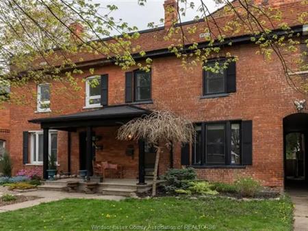 952 Monmouth | 952 Monmouth, Windsor