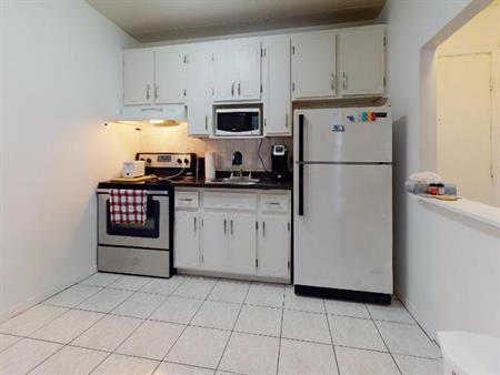 3 ET DEMI LIBRE À PARTIR DU 1ER JANVIER, FÉVRIER, MARS OU AVRIL