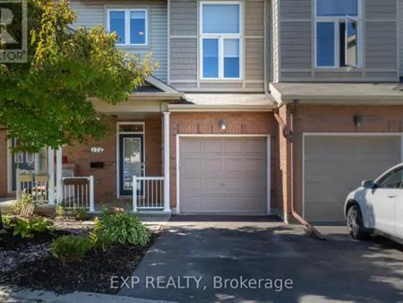 172 PARKROSE PRIVATE | 172 PARKROSE PRIVATE, Ottawa