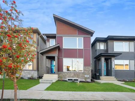 Newly Constructed 3 Bedroom, 2.5 Bath Energy Efficient House (Solar Panels). | 20931 25 Avenue Northwest, Edmonton