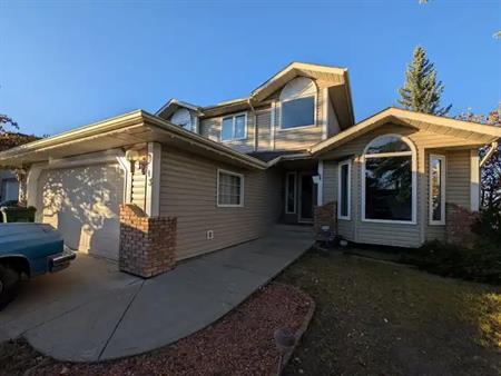 Spacious 3-bedroom, 2.5 bathroom, balconies, beside park, Shawnee Slopes | 43 Shawnee Way Southwest, Calgary