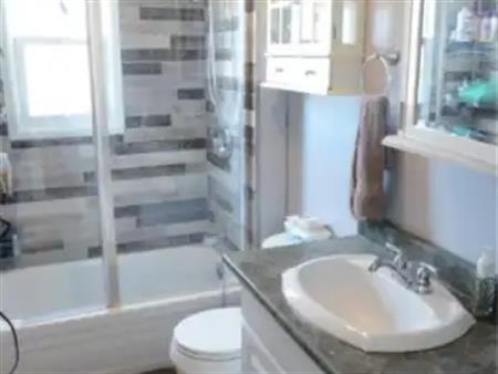 16 ALBANY AVENUE | 16 ALBANY AVENUE, Orillia