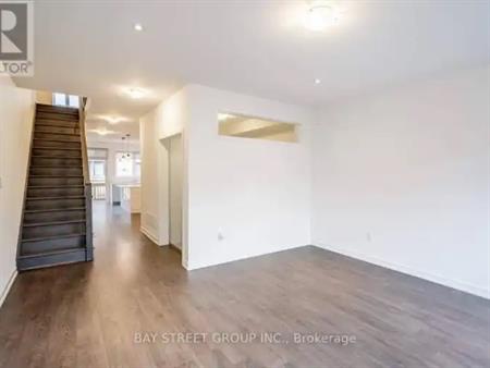 219 HUGUENOT ROAD | 219 HUGUENOT ROAD, Oakville