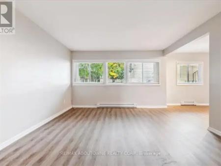 1 - 2350 QUEENSWAY DRIVE | 1 - 2350 QUEENSWAY DRIVE, Burlington