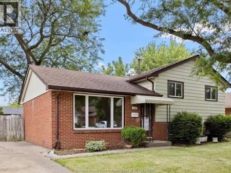 5440 LYNDON | 5440 LYNDON, Windsor