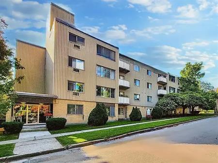 Belle Ayre Apartments - PARKING, HEAT & WATER INCLUDED | 14 Home Street, Guelph