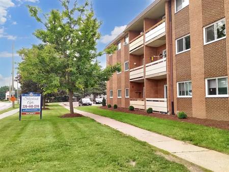 Silverbirch Apartments - ALL INCLUSIVE | 598 Silverbirch Road, Waterloo