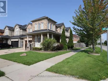 1087 ABBOTT STREET | 1087 ABBOTT STREET, Milton