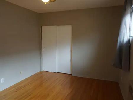 One Bedroom, Spacious, Cozy, Recently Renovated Apartment in Sunalta for Rent | 1904 12 Ave SW, Calgary