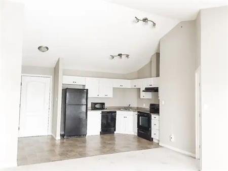 Amazing 2 Bed, 2 Bath Condo – High Ceiling! Parking Included | Pet-Friendly | | 320 Clareview Station Drive Northwest, Edmont