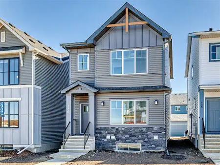 Beautiful new built 3 bed room hmain house for rent | 150 Mallard Heath Southeast, Calgary