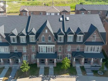 8 GRAYWARDINE LANE | 8 GRAYWARDINE LANE, Ajax